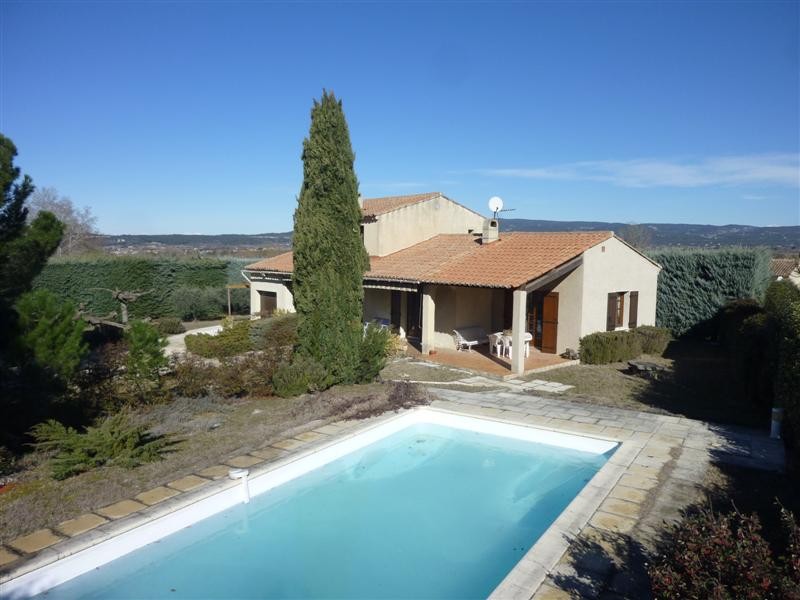 Vente belle maison dans le Luberon 3 chambres avec piscine au calme en Provence Vaucluse 84. BIEN VENDU
