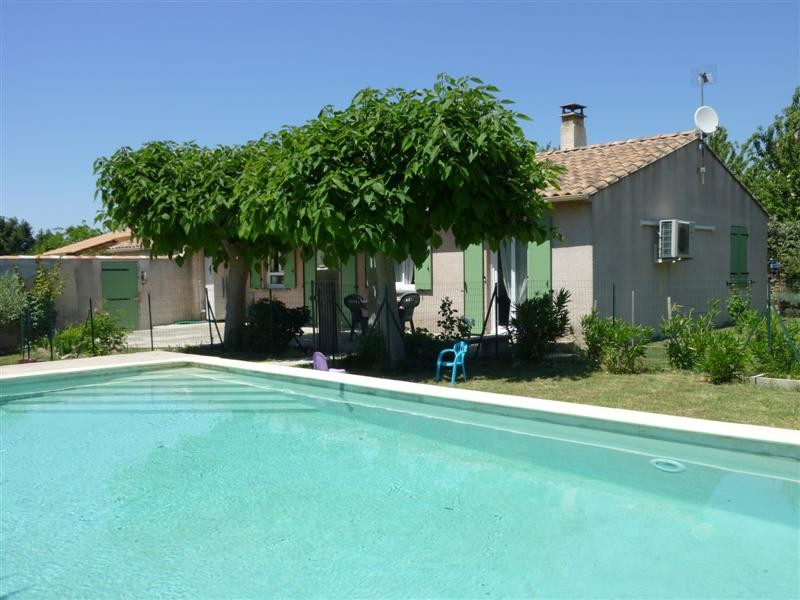 Vente à Oppède maison de plain-pied 3 chambres, très belle vue sur Luberon, piscine, garage, en Provence, proche de Gordes et Ménerbes. BIEN VENDU