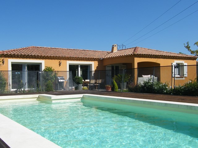BIEN VENDU -  Cavaillon , jolie villa contemporaine 4 chambres , avec beau jardin et piscine