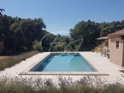 A vendre a Cabrieres d'Avignon maison moderne avec piscine