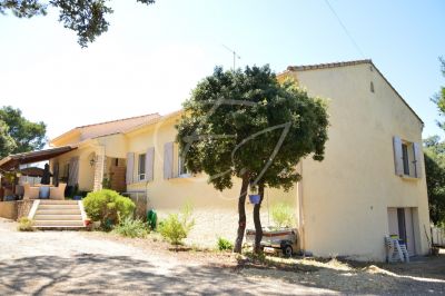 VENDU - A vendre Commune de Cavaillon au coeur de la pinède belle maison avec 5 chambres et jardin