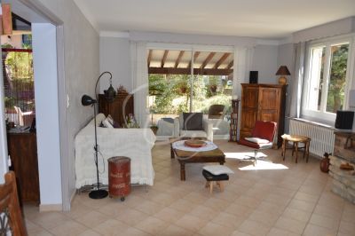 VENDU - A vendre Commune de Cavaillon au coeur de la pinède belle maison avec 5 chambres et jardin