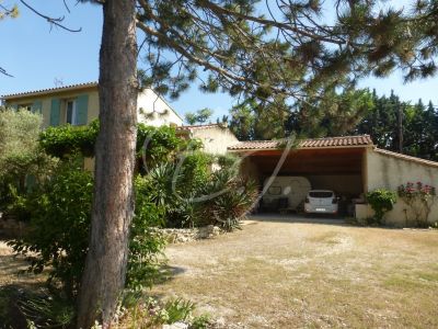VENDU - Maison à vendre à Cabrières d'Avignon, avec 4 chambres et un grand garage