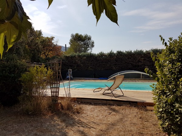 Maison  T5 Maubec environnement calme, jardin avec vue Luberon garage et piscine. BIEN VENDU