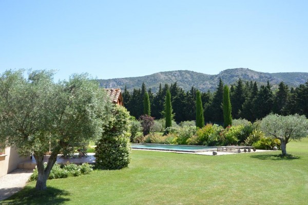 Villa Cavaillon Dans un environnement privilégié avec vue panoramique sur le Luberon. BIEN VENDU